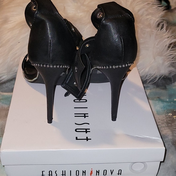 Fashion Nova heels - Picture 7 of 9